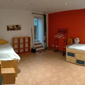 Сasa de vacaciones Preciosa Casa De 2 Pisos A 50 Metros De La Playa, Canyet de Mar